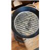 Image 3 : LODGE CAST IRON 2 PIECE CAST IRON GRILLING SET 12"