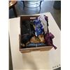 Image 1 : 3 NEW PURSES, IPHONE CARRIERS, LEATHER GLOVES AND FOREST GUMP SIZE MEDIUM TSHIRT
