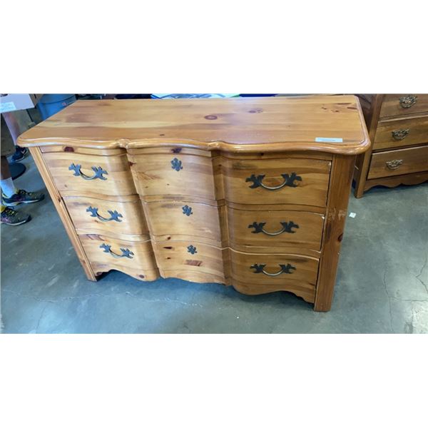 WOOD 3 DRAWER DRESSER