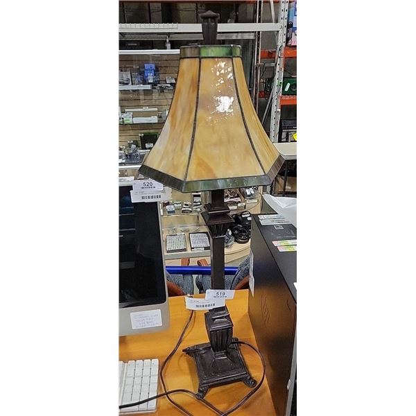 LEADED GLASS TABLE LAMP