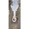 Image 1 : 2 PLANTERS AND PEDESTAL