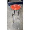 Image 2 : PAIR OF METAL BASE BAR STOOLS AND VASE