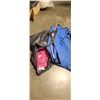 Image 2 : BLUE HAMMOCK WITH LOT OF WOMENS CLOTHES SMALL - LARGE