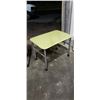 Image 2 : 2 HERMAN MILLER ADJUSTABLE HEIGHT ROLLING WORKSTATION / STANDS - GREEN