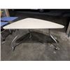 Image 2 : HERMAN MILLER KIVA COLLECTION PEBBLE TABLE ROLLING WORKSTATION