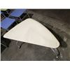 Image 3 : HERMAN MILLER KIVA COLLECTION PEBBLE TABLE ROLLING WORKSTATION