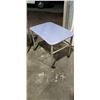 Image 2 : 2 HERMAN MILLER ADJUSTABLE HEIGHT ROLLING WORKSTATION / STANDS - BLUE