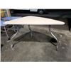 Image 1 : HERMAN MILLER KIVA COLLECTION PEBBLE TABLE ROLLING WORKSTATION