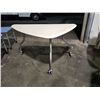 Image 2 : HERMAN MILLER KIVA COLLECTION PEBBLE TABLE ROLLING WORKSTATION