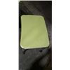 Image 3 : 2 HERMAN MILLER ADJUSTABLE HEIGHT ROLLING WORKSTATION / STANDS - GREEN