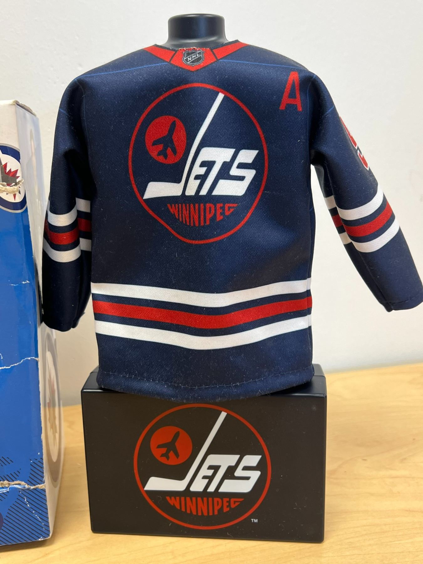 Winnipeg Jets Byfuglien / Wheeler Bobbleheads & Scheifele Mini Jersey