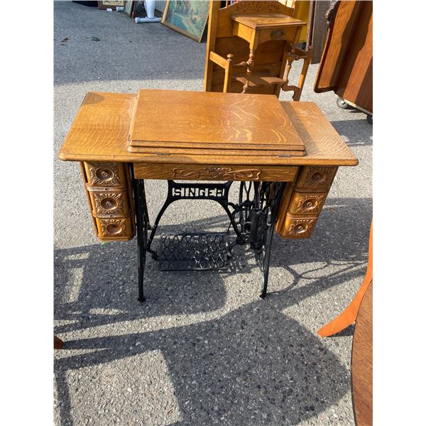 Singer treadle sewing machine and