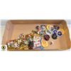 Image 1 : COLLECTOR BUTTONS AND PINS,  MICHAEL JACKSON,