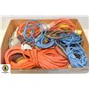 Image 1 : 9 EXTENSION CORDS AND POWER BAR