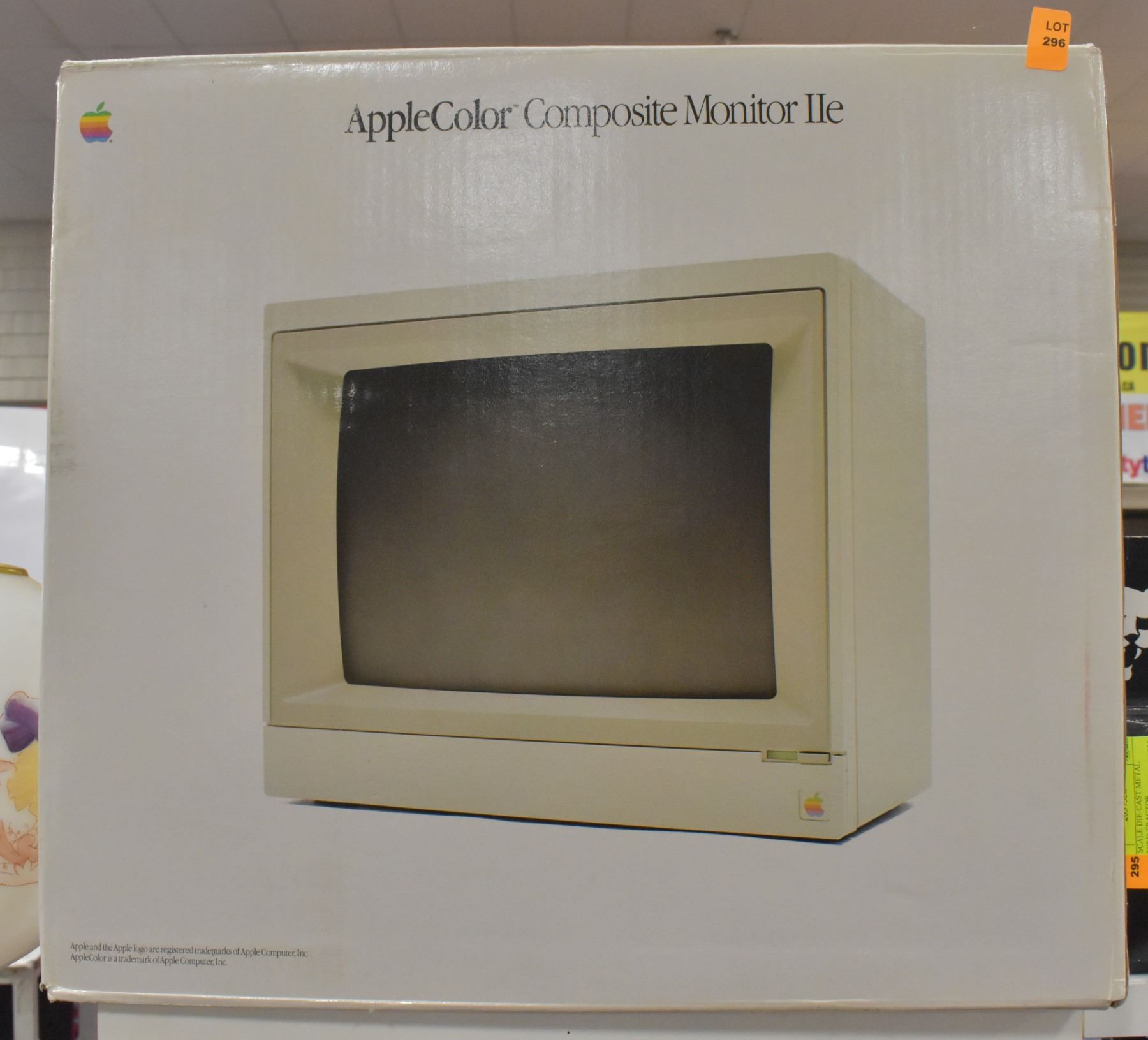 Apple Computer First Color Monitor VINTAGE APPLE COLOR MONITOR IIe BOX ONLY