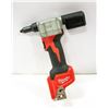 Image 1 : MILWAUKEE M12 RIVET TOOL 2550-20