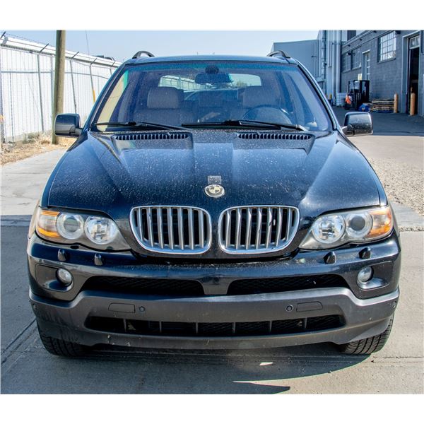 UNRESERVED! 2004 BMW I5 SPORT UTILITY VEHICLE