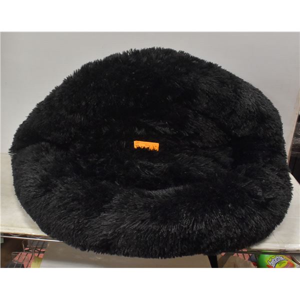 NEW UNBOXED XL SUPER SOFT BLACK SHAG DOUGHNUT PET