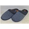 Image 1 : NEW MENS HAND-KNIT COZY HOUSE SLIPPERS, NAVY BLUE