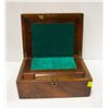 Image 1 : 1893 TRAVELING WRITING TABLE FOLD OUT
