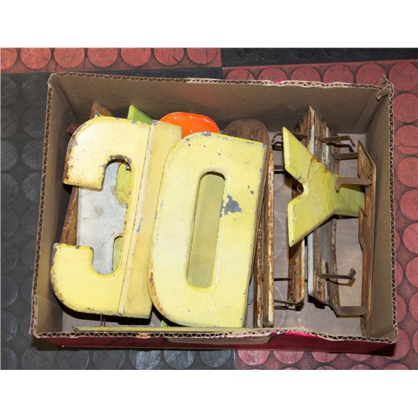 BOX OF VINTAGE METAL LETTERS/NUMBERS