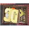 Image 1 : BOX OF VINTAGE METAL LETTERS/NUMBERS