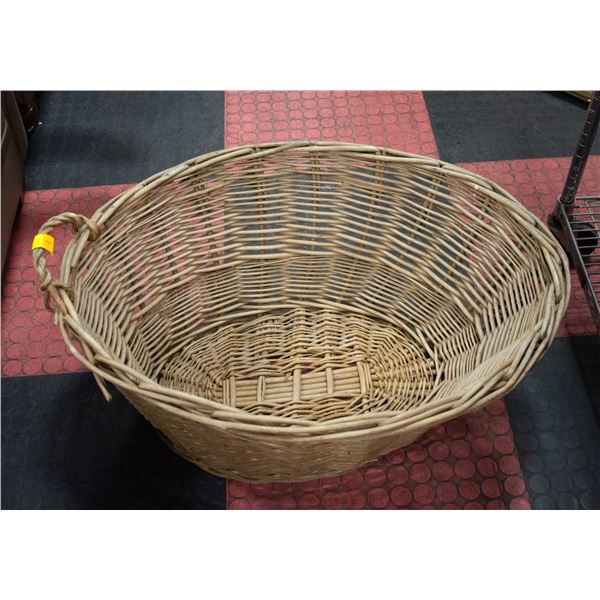 50'S WICKER BASKET