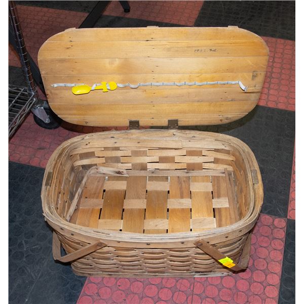 60'S WICKER PICNIC BASKET W/INSERT