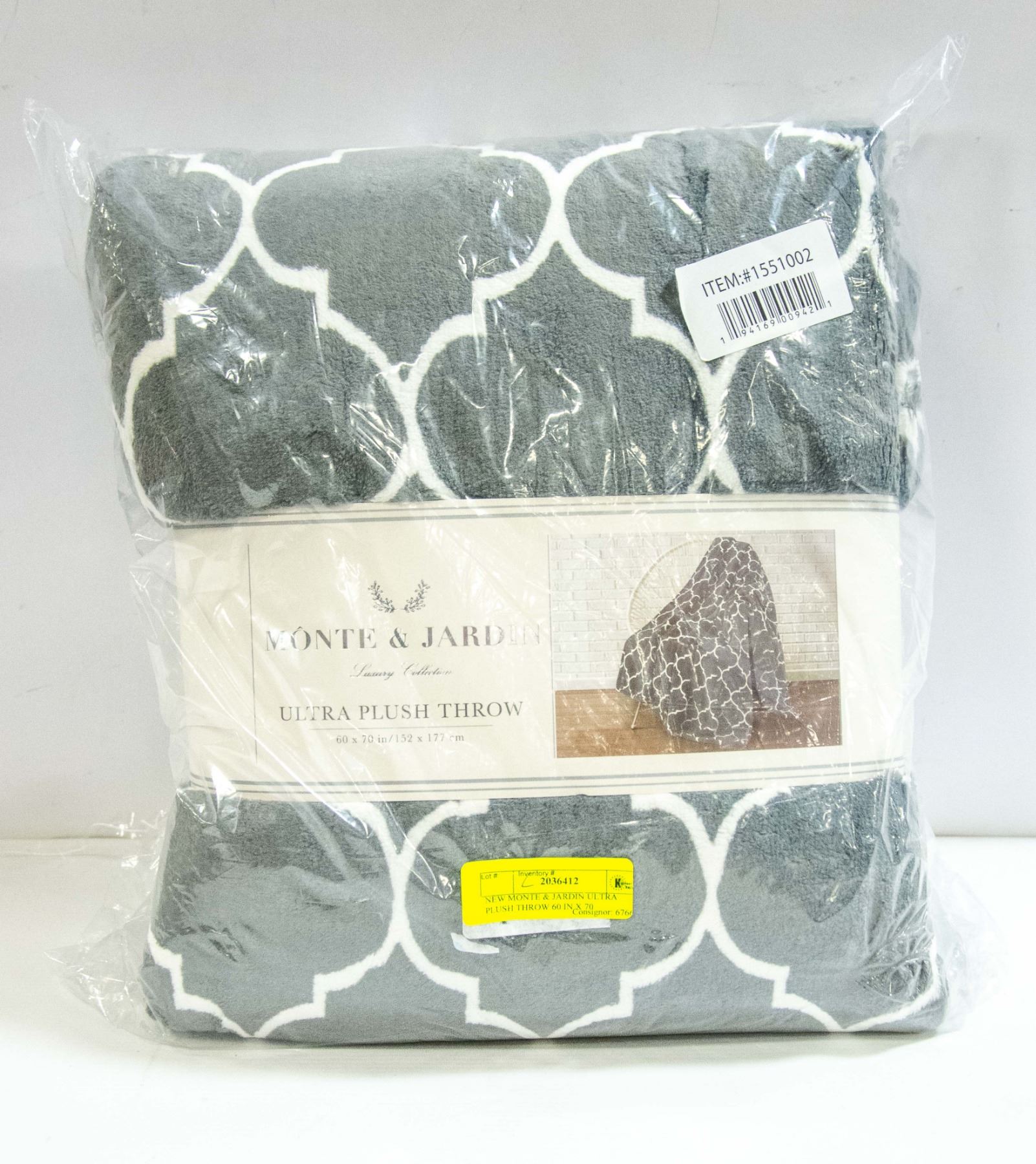 NEW MONTE & JARDIN ULTRA PLUSH THROW 60 IN X 70