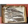 Image 1 : FLAT WITH 13 STAINLESS STEEL KNIVES, LARGE