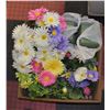 Image 1 : BOX WITH SELECTION OF QUALITY SILK FLOWERS