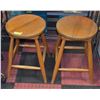 Image 1 : 2 OF 24 INCH SOLID OAK SWIVEL STOOLS