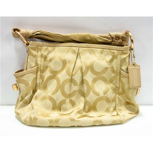 AUTHENTIC COACH CREAM/TAN PURSE HAS BEEN USED