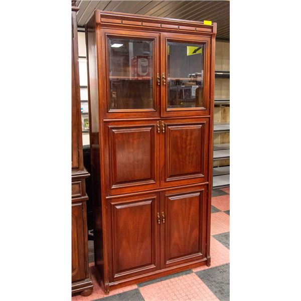 3 COMPARTMENT LIQUOR CABINET