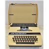 Image 1 : SMALL SUPER INTERNATIONAL TYPE-WRITER WITH CASE