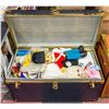 Image 2 : VINTAGE STORAGE TRUNK WITH CONTENTS