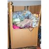 Image 1 : LARGE PALLET OF YARN, FABRIC AND MUCH MORE