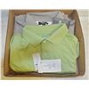 Image 1 : BOX WITH 2 NEW MEN'S GOLF SHIRTS - 1 GREEN