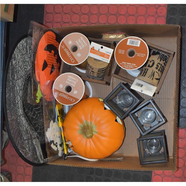 BOX WITH HALLOWEEN DECOR INCL. GLASS &