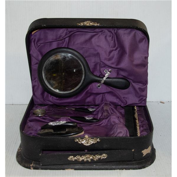 VINTAGE BEAUTY SET