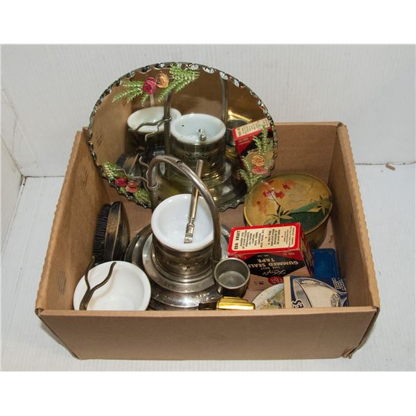 FLAT OF VINTAGE ITEMS