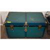 Image 1 : VINTAGE STEAMER TRUNK