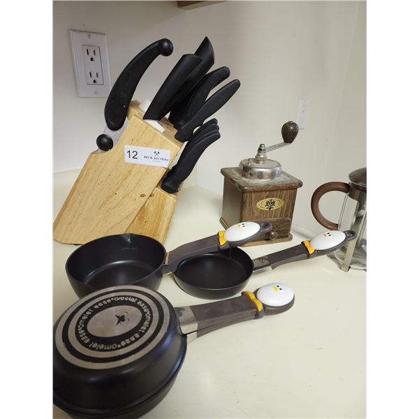 Omelet Maker & Knive Block Set