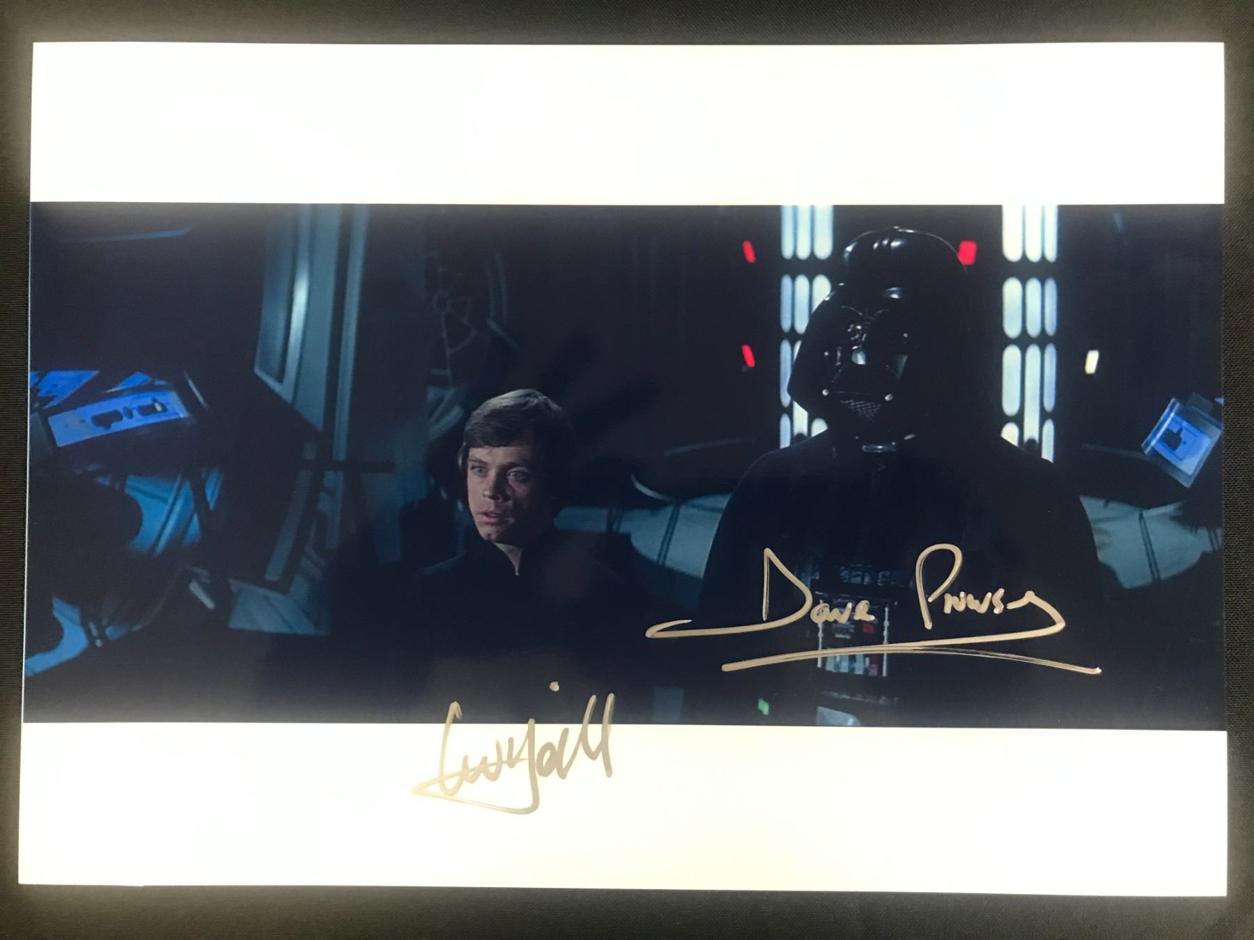 STAR WARS photo signée de David Prowse le montrant dans son rôle STAR WARS photo signée de David Prowse le montrant dans son rôle