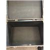 Image 3 : DC LEGENDS OF TOMORROW SCREEN USED TRUNK