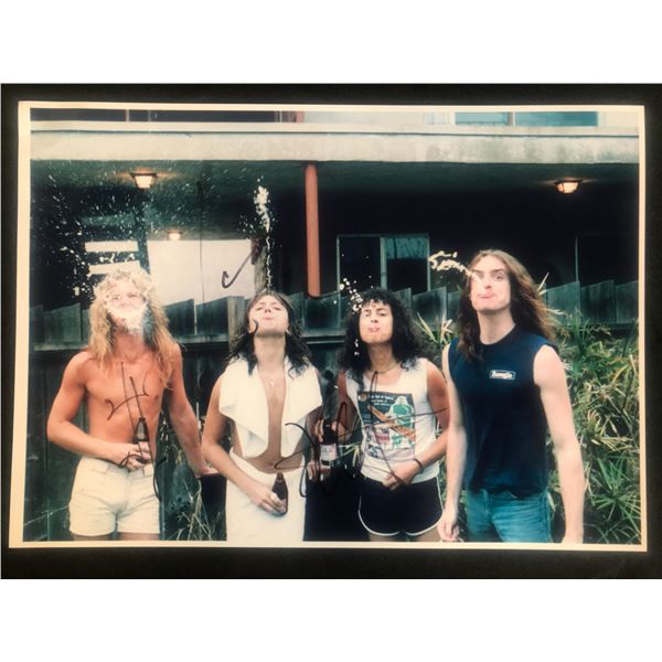 METALLICA GROUP SIGNED 8X10 PHOTO (RA COA)