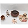 Image 1 : 5 Native American Pottery Collectibles