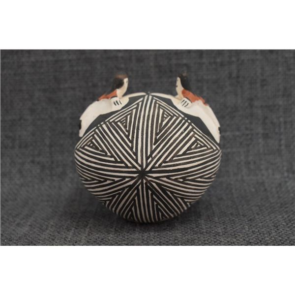 ACOMA INDIAN POTTERY SEED JAR BY JOYCE L