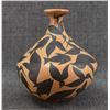 Image 2 : HOPI INDIAN POTTERY VASE BY MARK TAHBO