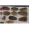 Image 9 : COLLECTION OF ANASAZI STONE ARROWHEADS